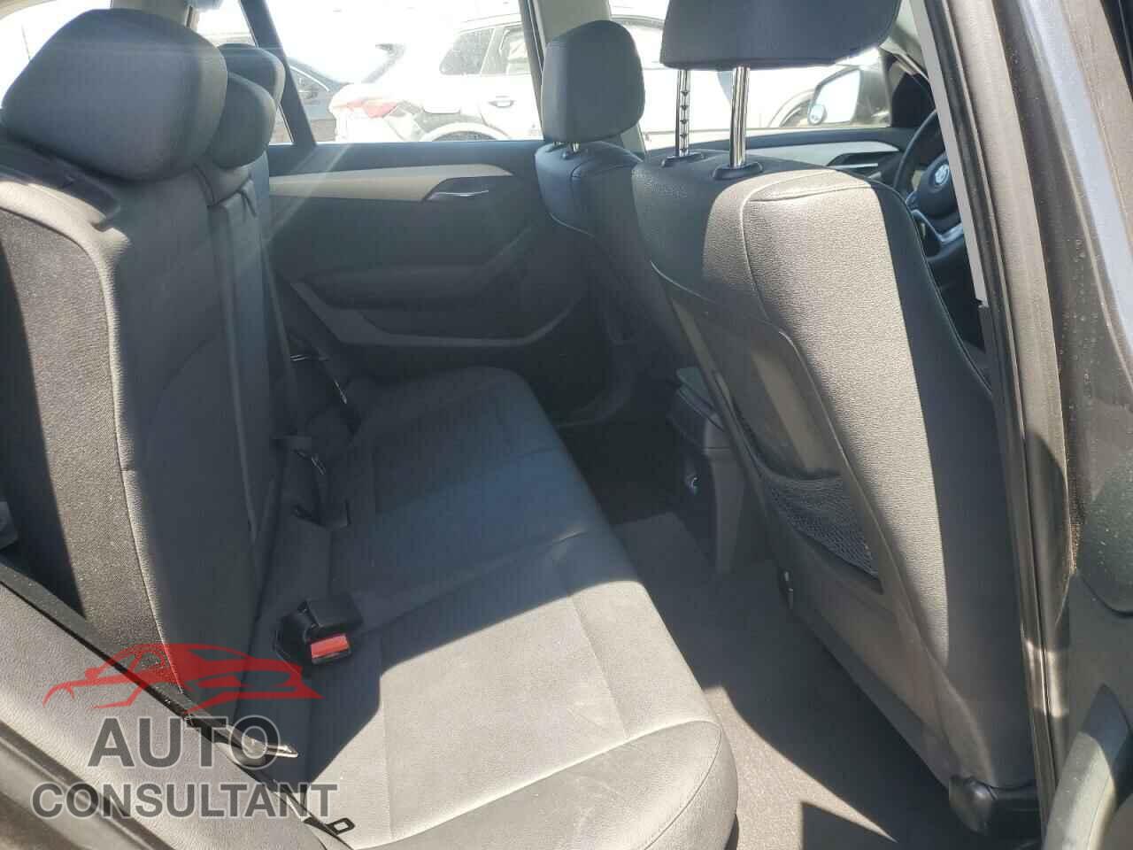 BMW X1 2014 - WBAVM1C52EVW52844