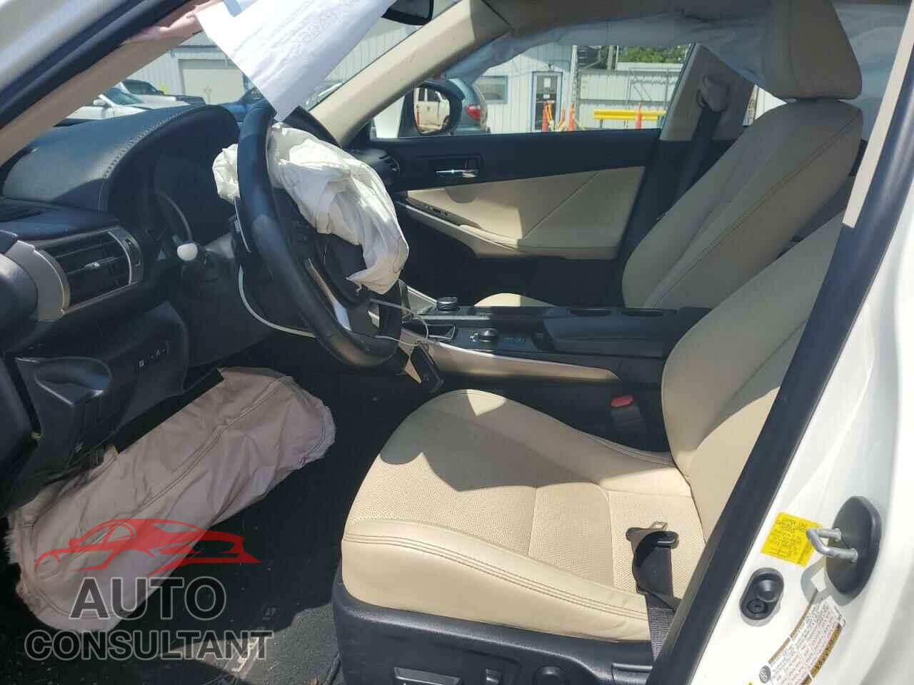 LEXUS IS 2015 - JTHCF1D28F5020181