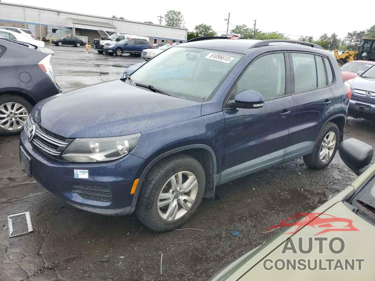 VOLKSWAGEN TIGUAN 2015 - WVGBV7AXXFW588425