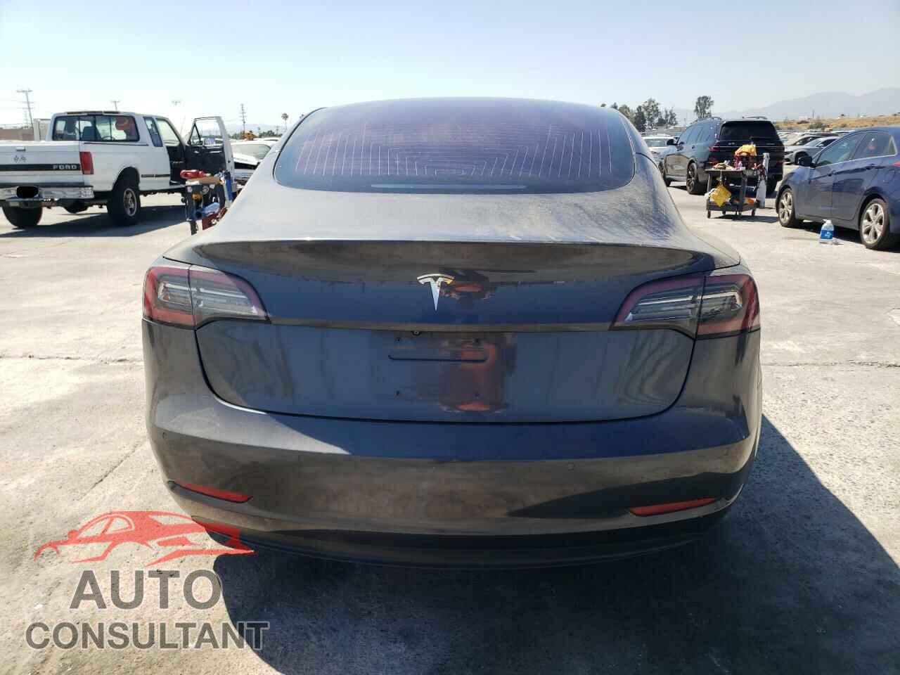 TESLA MODEL 3 2018 - 5YJ3E1EA8JF009442