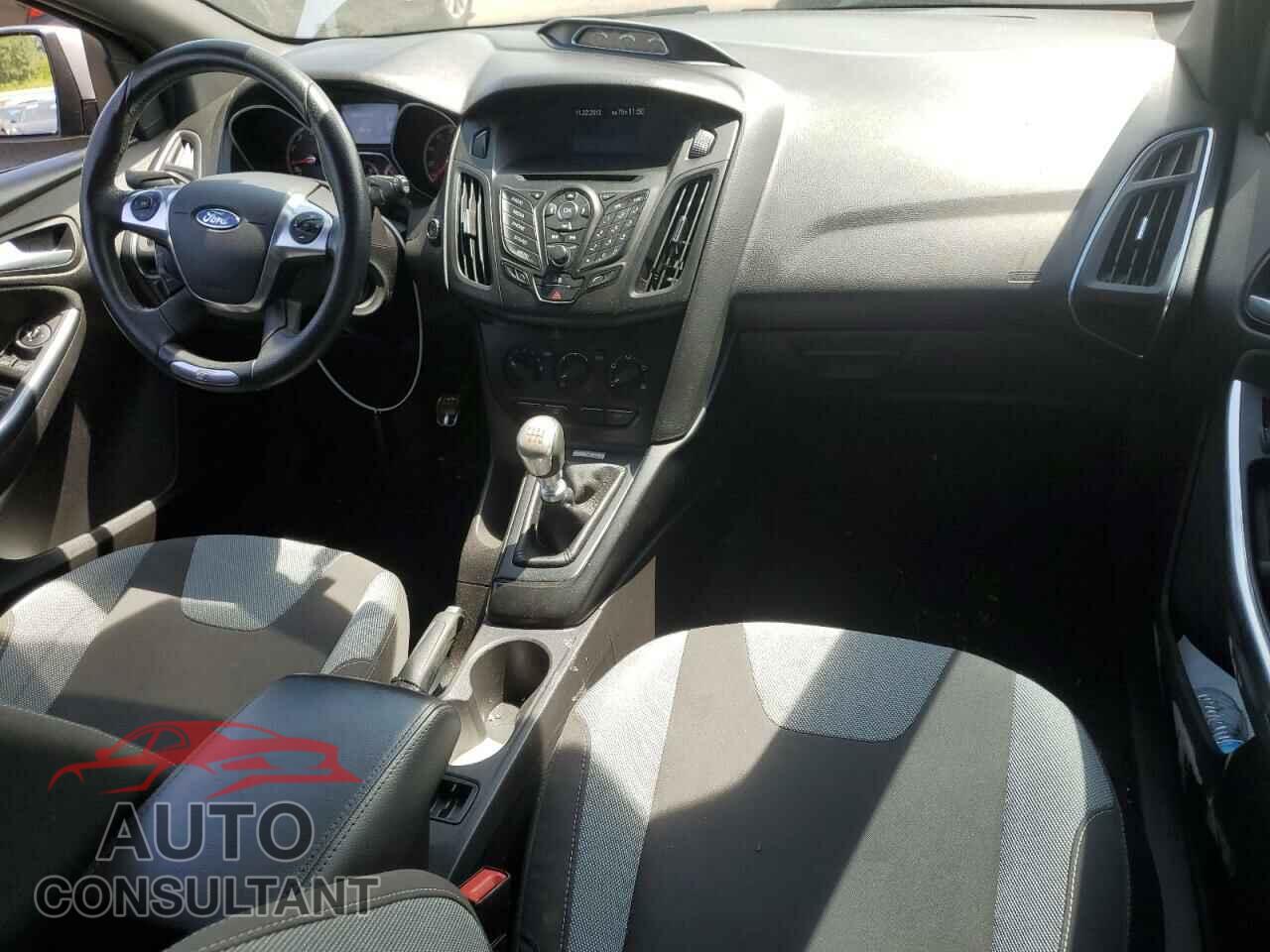 FORD FOCUS 2014 - 1FADP3L9XEL198929