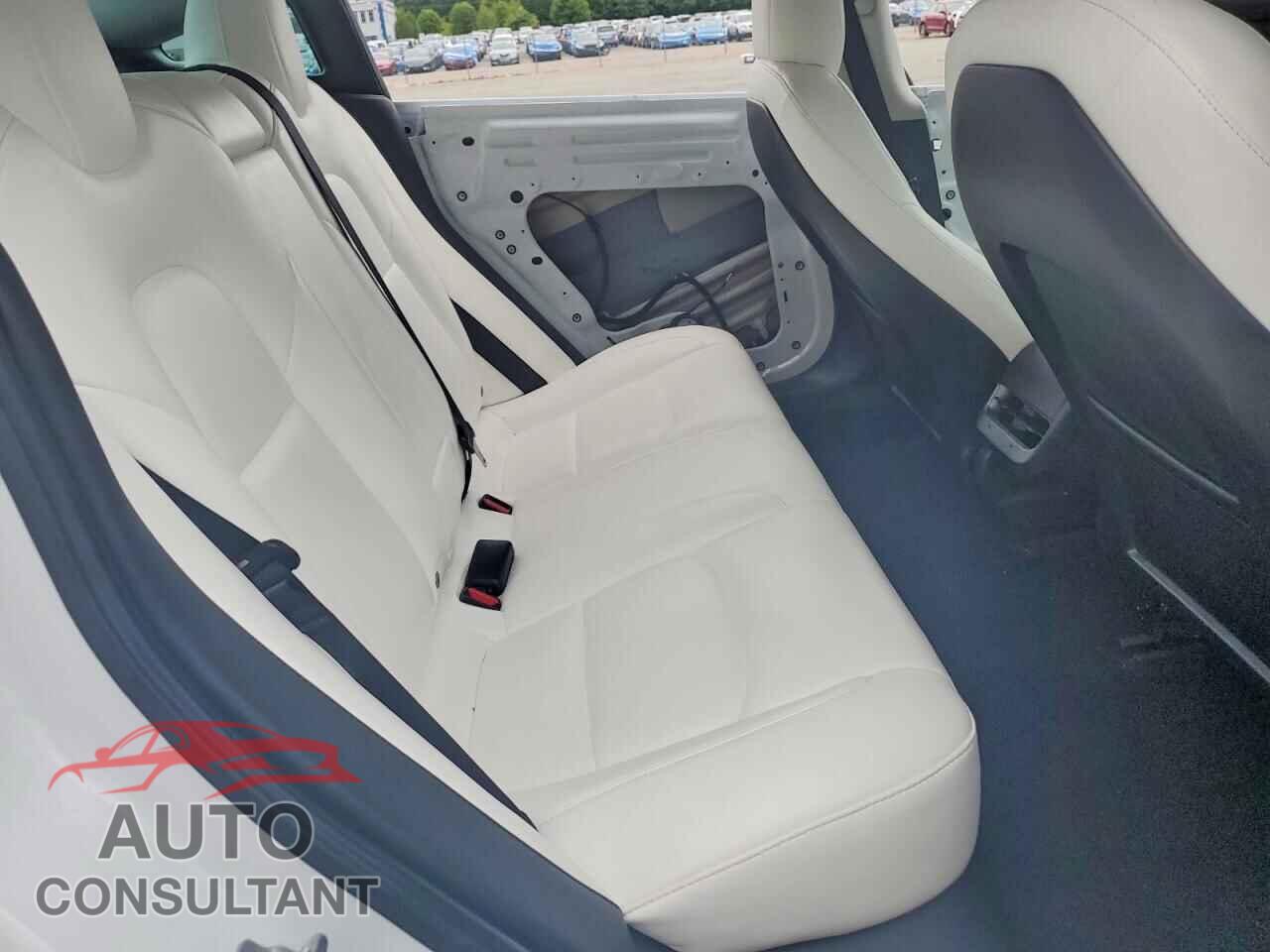 TESLA MODEL 3 2022 - 5YJ3E1EB4NF114493