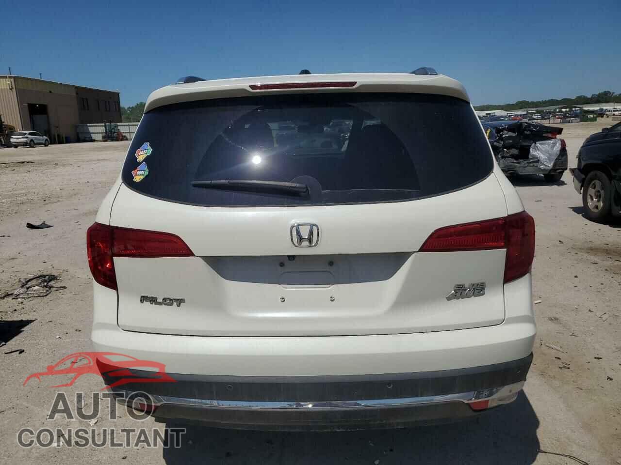 HONDA PILOT 2017 - 5FNYF6H02HB090919