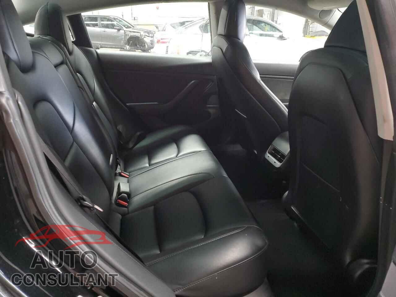 TESLA MODEL 3 2019 - 5YJ3E1EA4KF304653