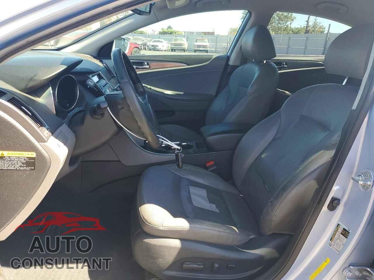 HYUNDAI SONATA 2012 - KMHEC4A46CA042589