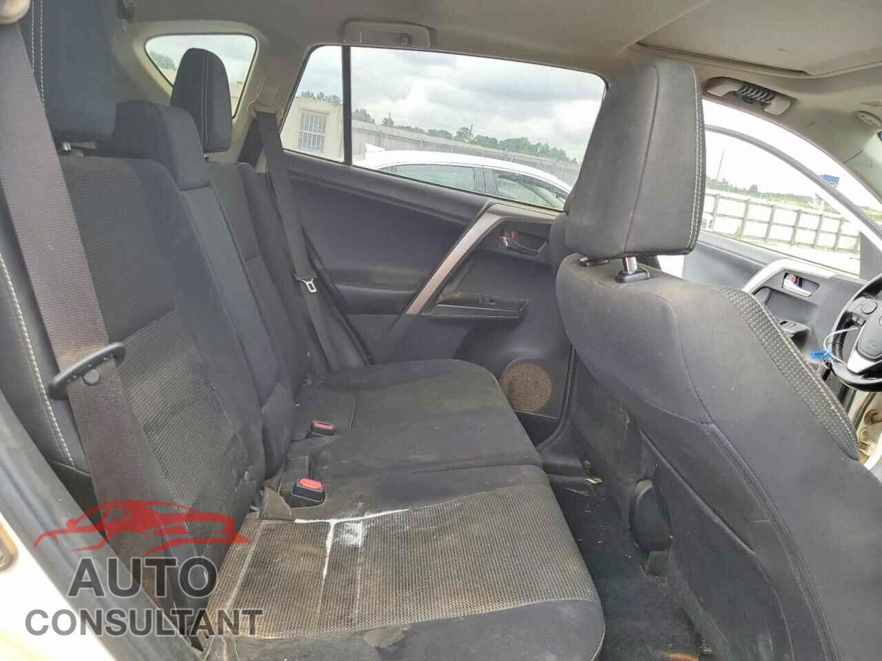 TOYOTA RAV4 2017 - JTMWFREV5HD106935