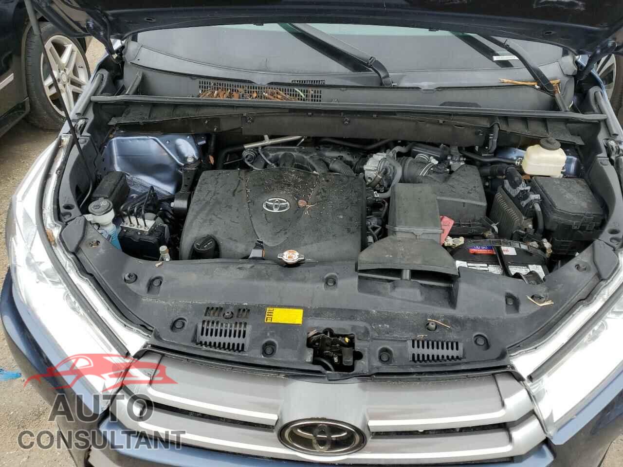 TOYOTA HIGHLANDER 2018 - 5TDKZRFH9JS239089