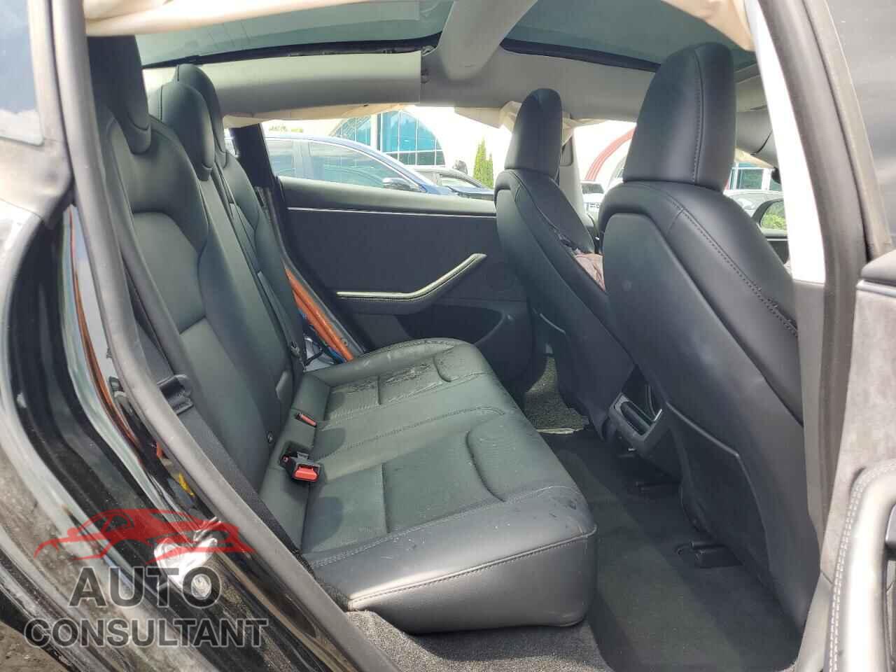 TESLA MODEL 3 2025 - 5YJ3E1EBXSF915330