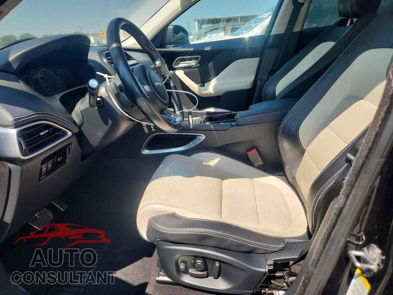 JAGUAR F-PACE 2017 - SADCL2BV6HA048024