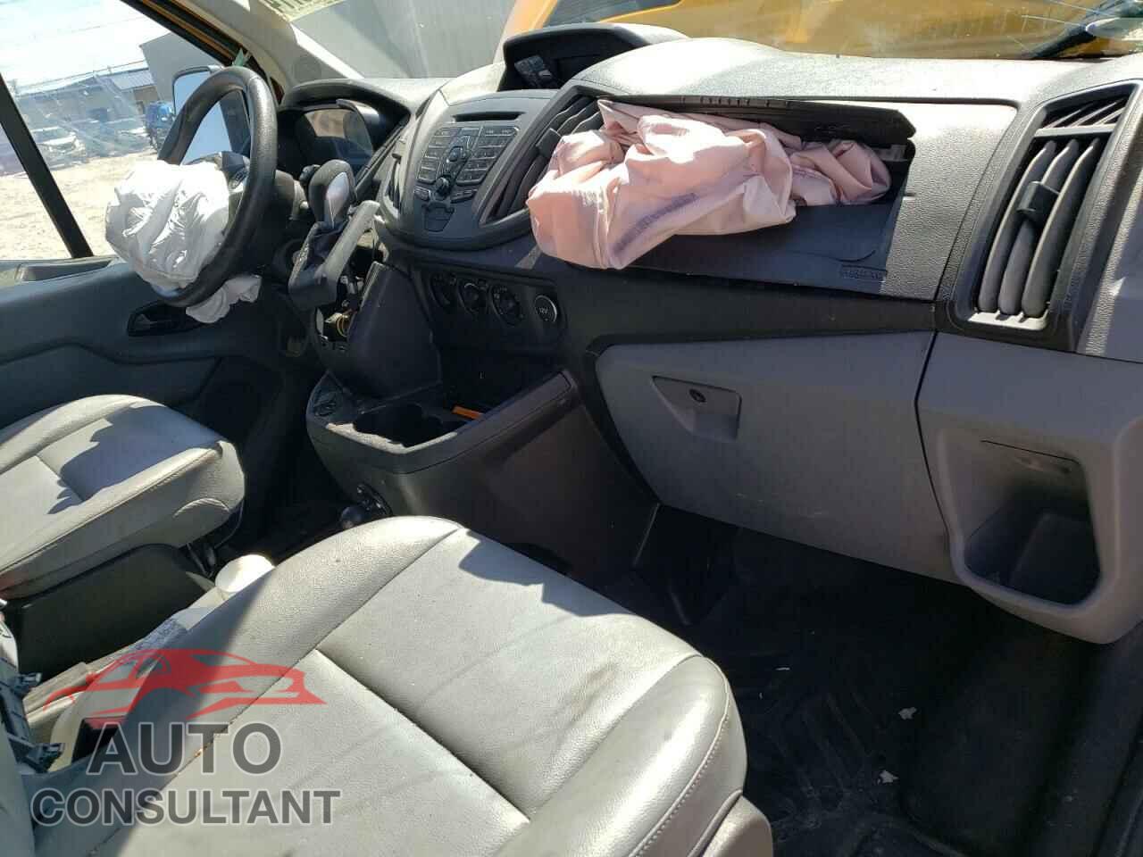 FORD TRANSIT 2018 - 1FTYR2ZM1JKB04562