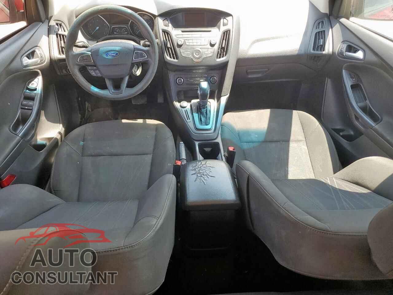 FORD FOCUS 2015 - 1FADP3F29FL219981