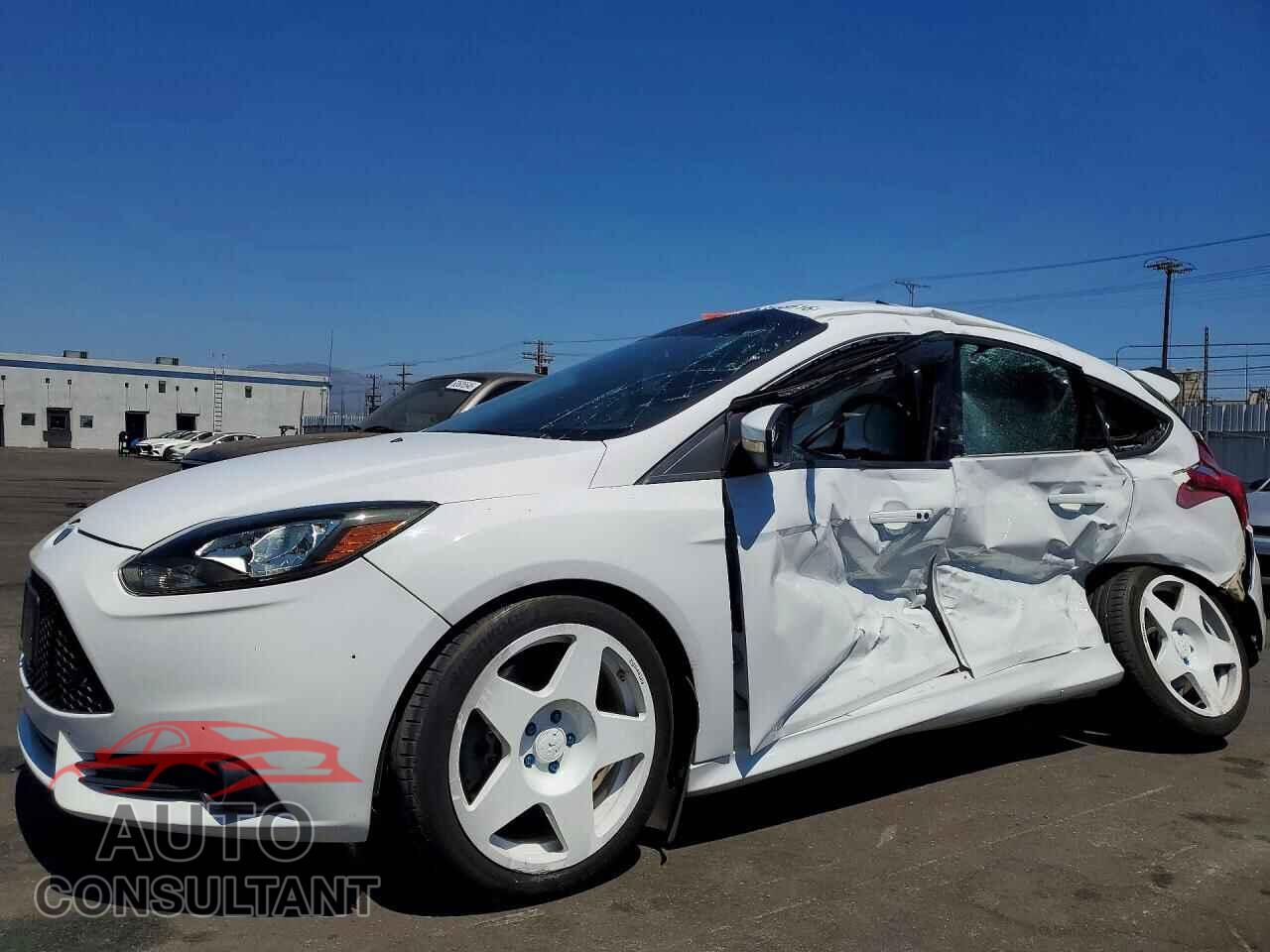FORD FOCUS 2014 - 1FADP3L96EL300470