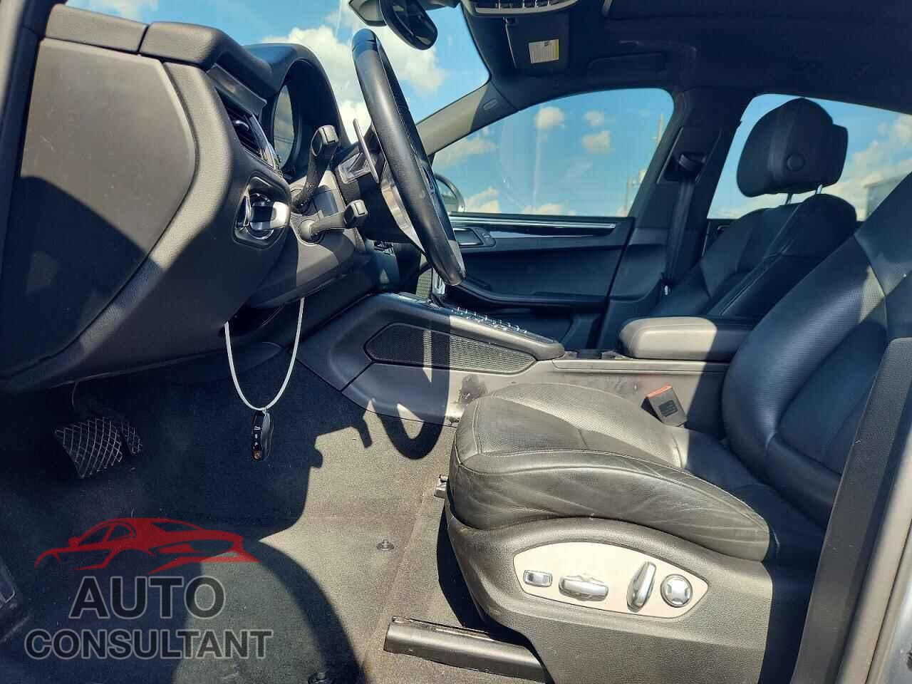 PORSCHE MACAN 2017 - WP1AA2A53HLB83300