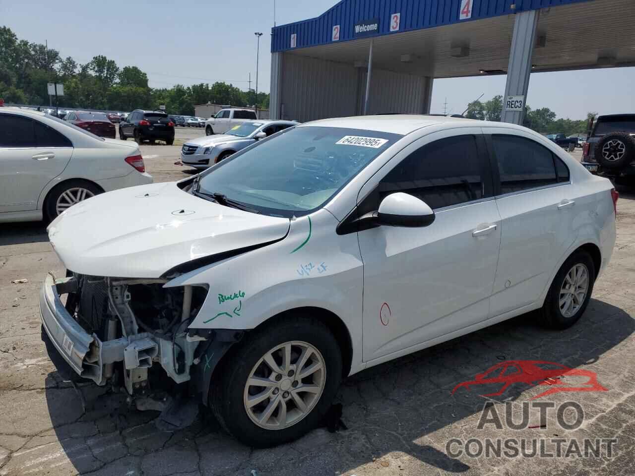 CHEVROLET SONIC 2017 - 1G1JD5SH6H4119726