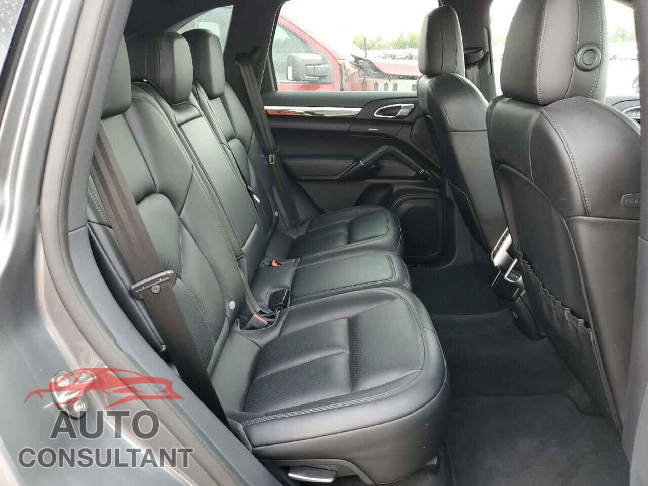 PORSCHE CAYENNE 2018 - WP1AA2A22JKA05184