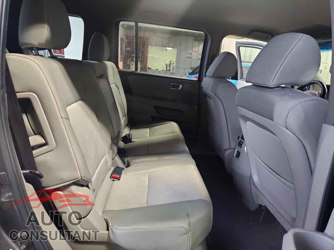 HONDA PILOT 2012 - 5FNYF4H20CB002657