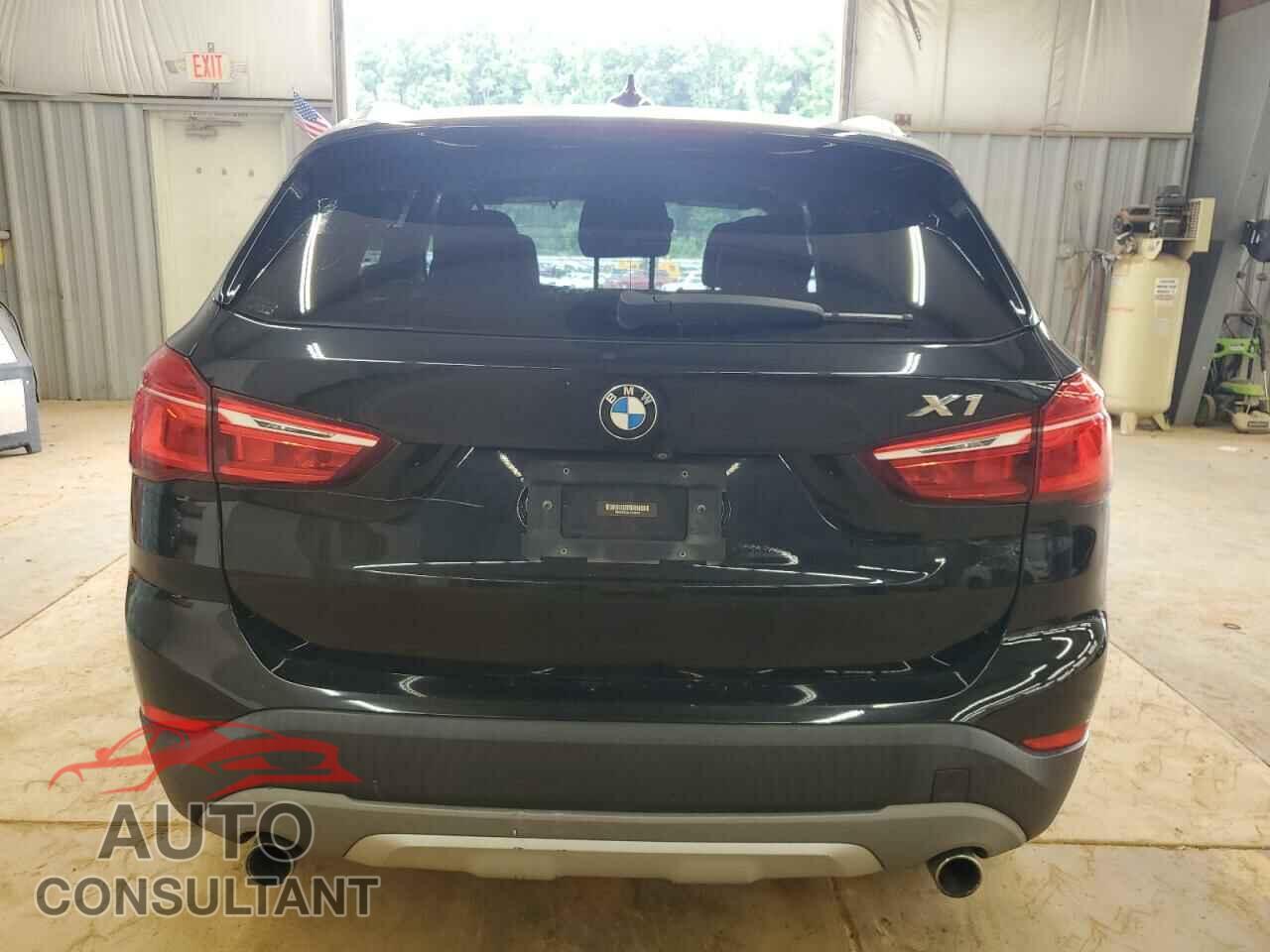 BMW X1 2018 - WBXHT3C32J5F89449
