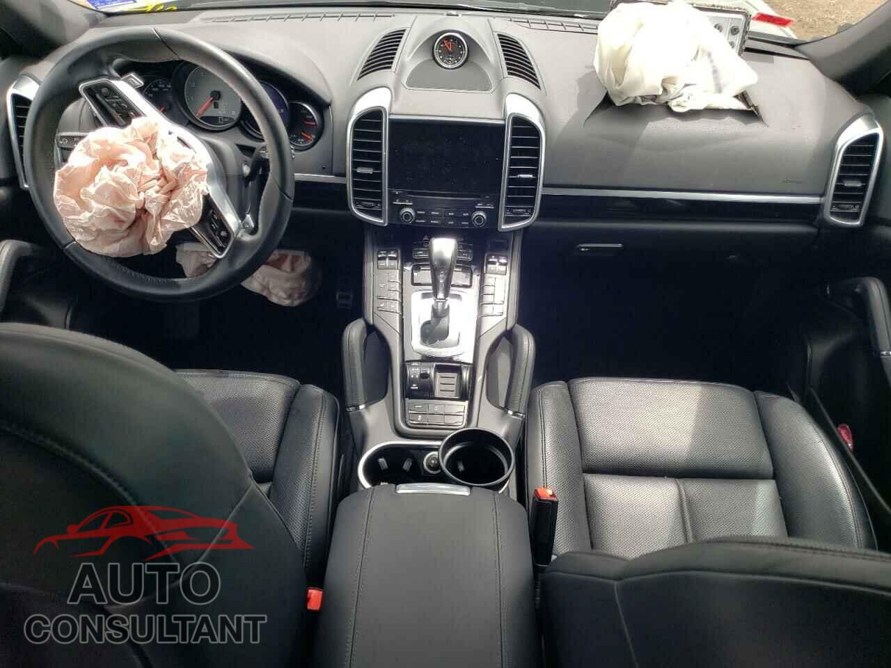 PORSCHE CAYENNE 2018 - WP1AB2A2XJLA60196