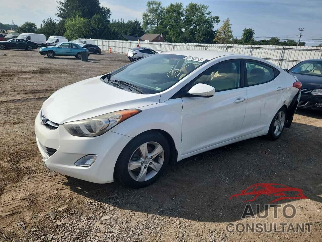 HYUNDAI ELANTRA 2013 - 5NPDH4AE4DH275004