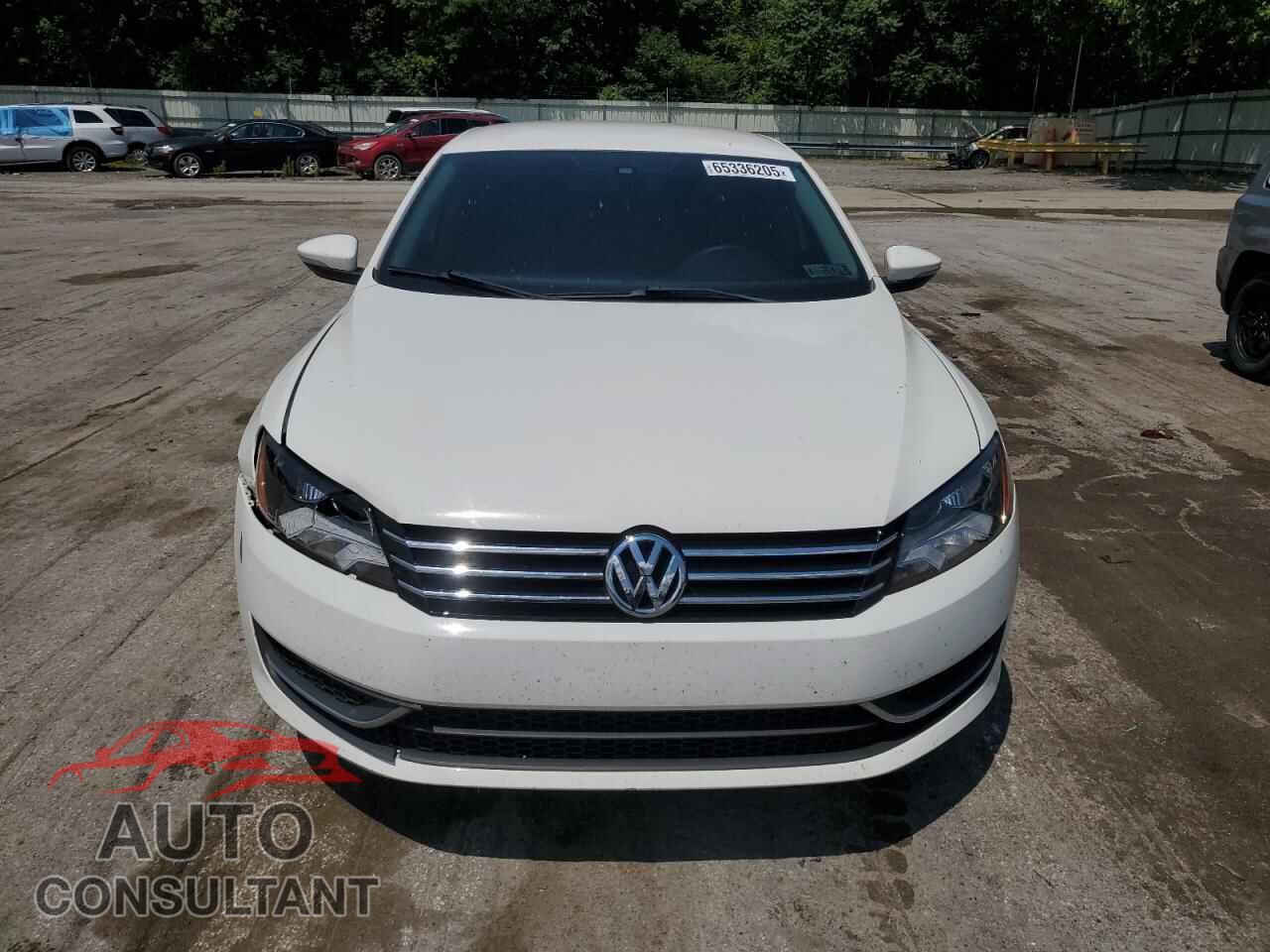 VOLKSWAGEN PASSAT 2012 - 1VWAH7A34CC082507