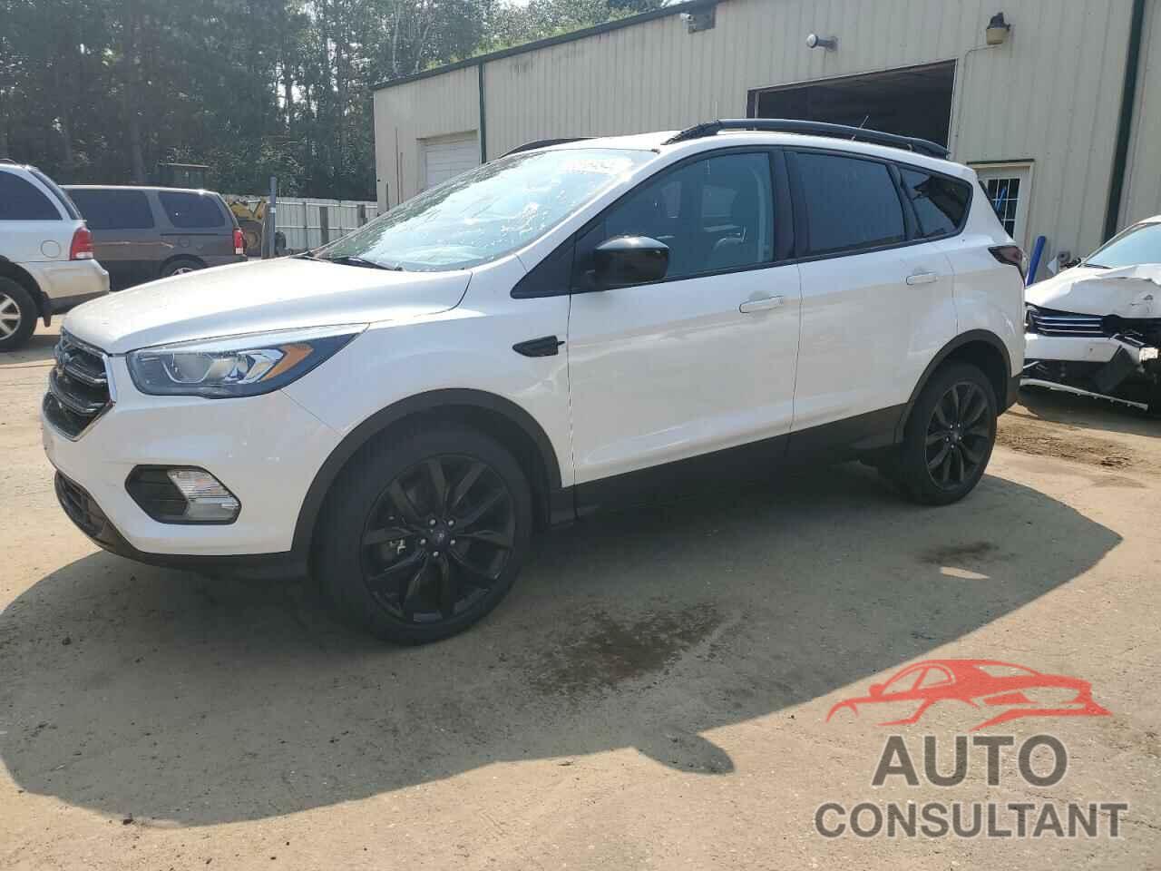 FORD ESCAPE 2017 - 1FMCU9GD0HUE72679