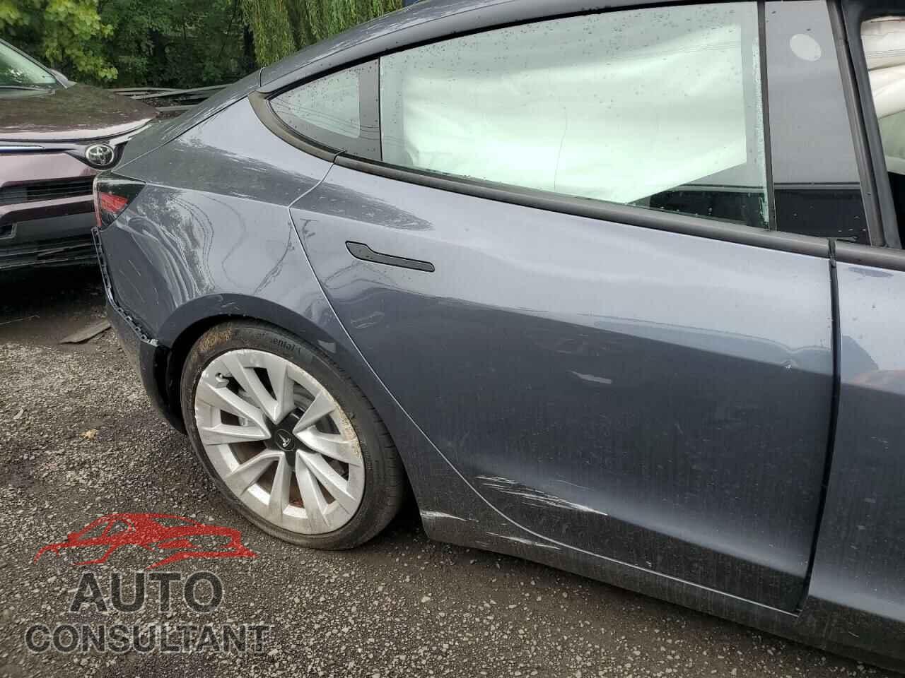 TESLA MODEL 3 2022 - 5YJ3E1EA2NF303148
