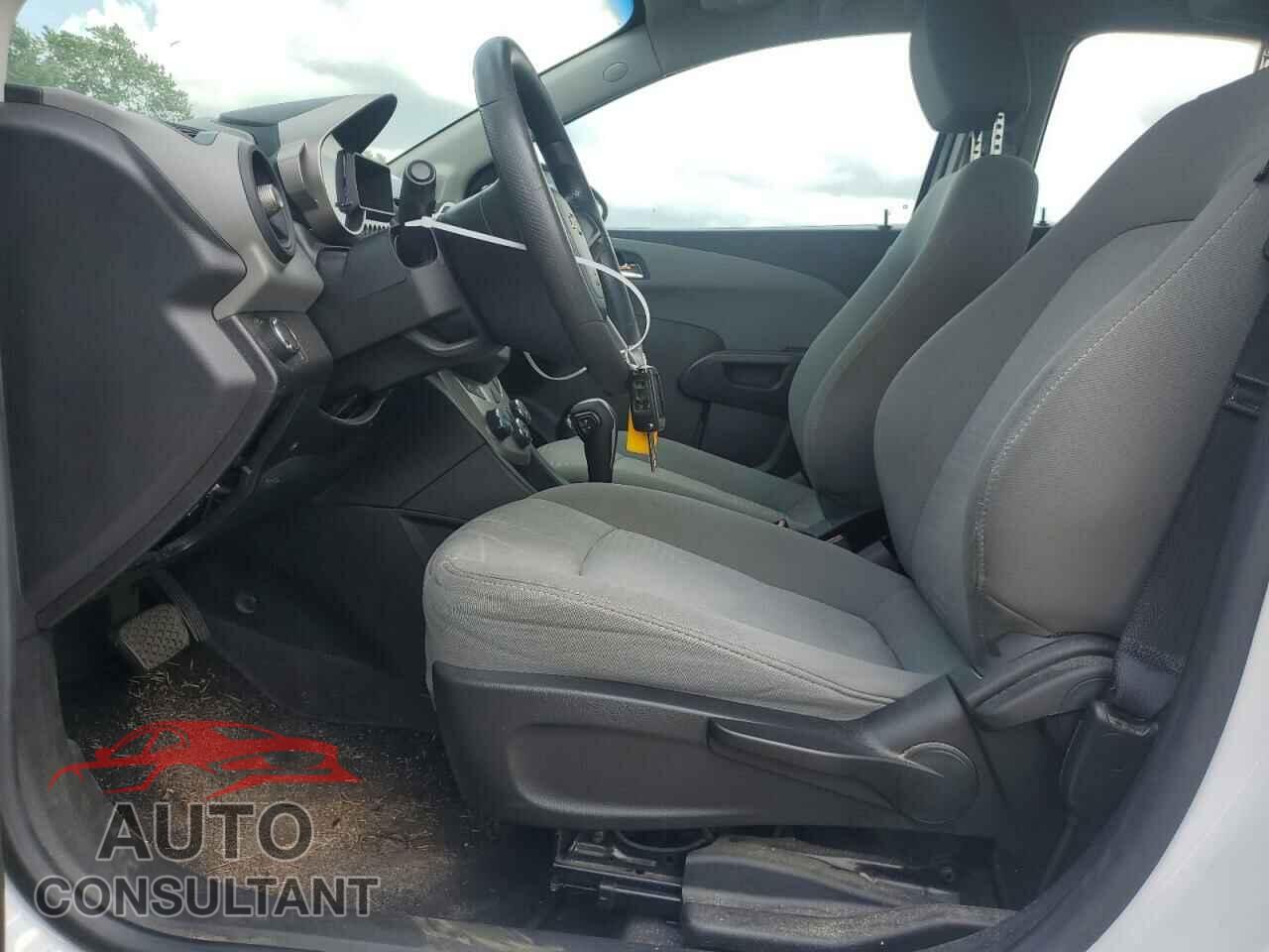 CHEVROLET SONIC 2012 - 1G1JA5SH9C4176830