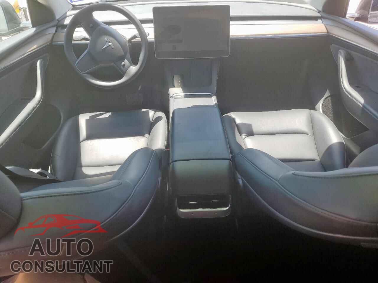 TESLA MODEL Y 2024 - 7SAYGDED1RF100949