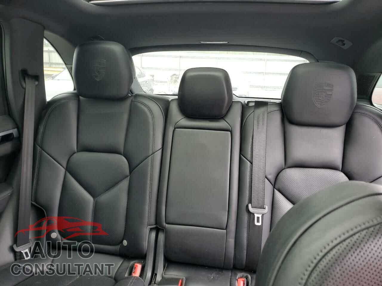 PORSCHE CAYENNE 2017 - WP1AA2A20HKA81920