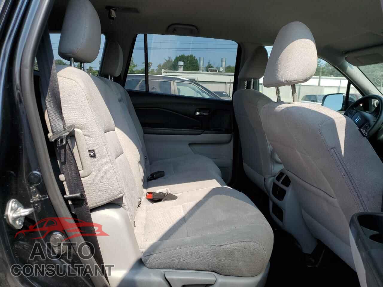 HONDA PILOT 2017 - 5FNYF6H10HB101876