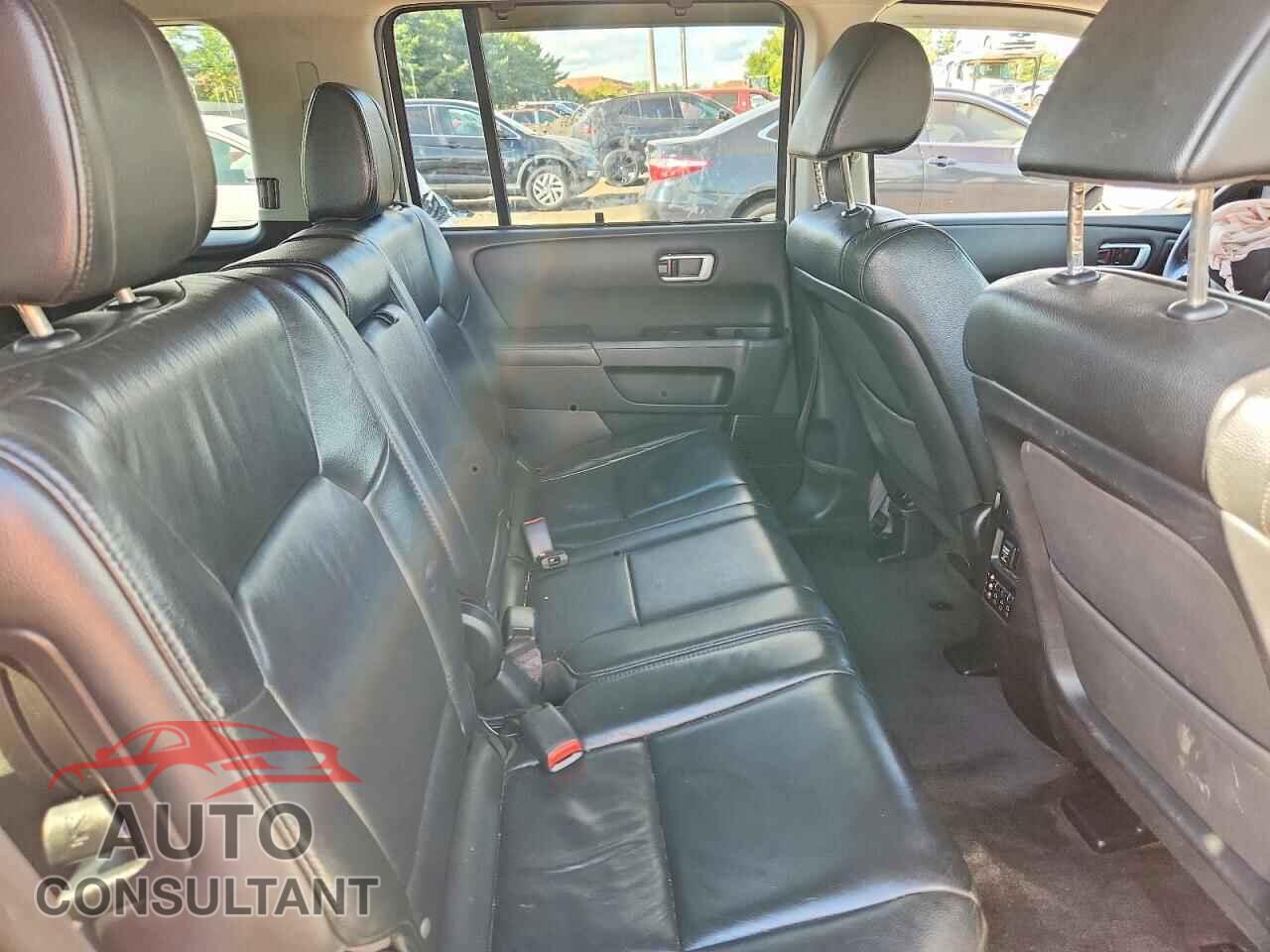 HONDA PILOT 2012 - 5FNYF4H97CB047866