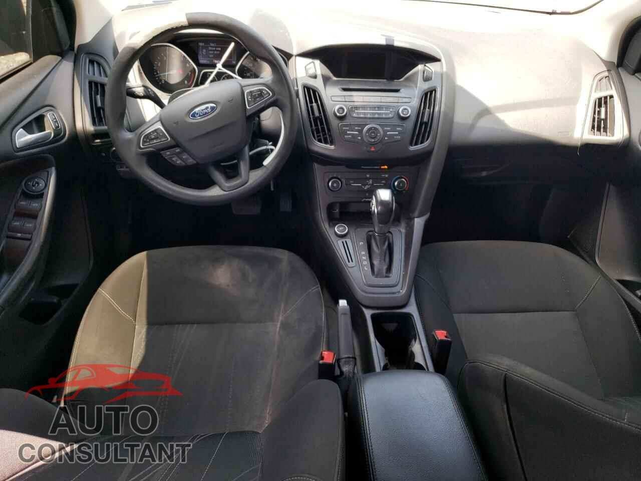 FORD FOCUS 2015 - 1FADP3F26FL203494
