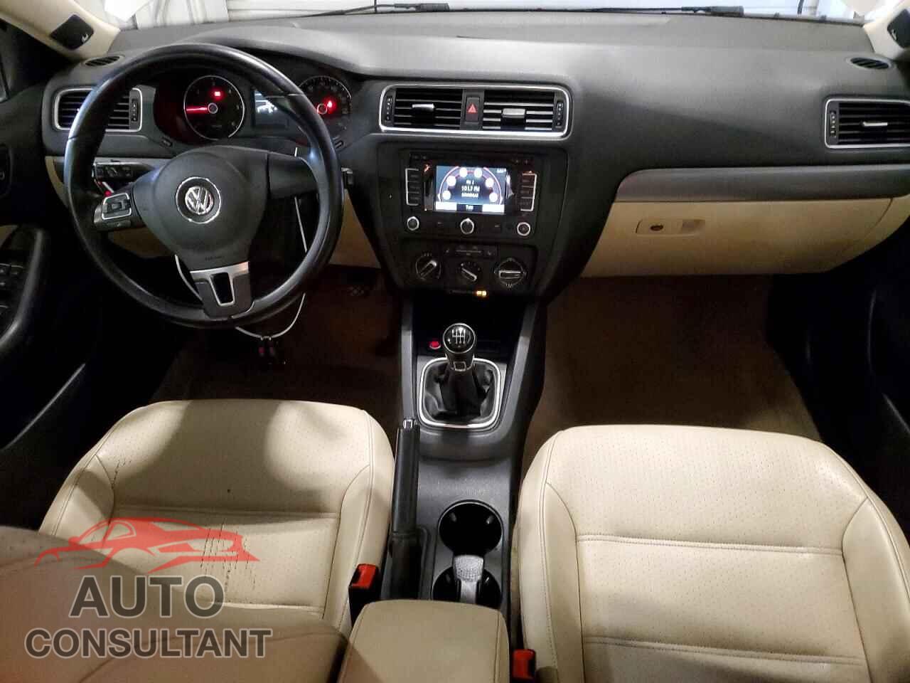 VOLKSWAGEN JETTA 2014 - 3VW3L7AJ4EM313333