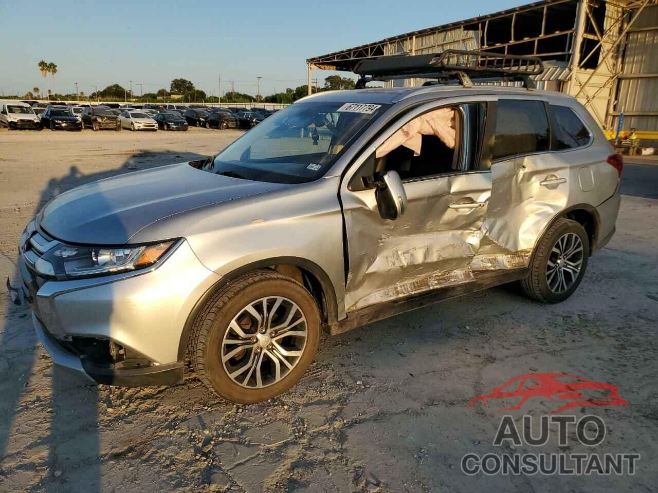 MITSUBISHI OUTLANDER 2018 - JA4AZ3A30JZ012838