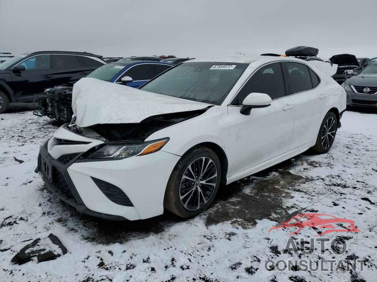 TOYOTA CAMRY 2018 - 4T1B11HK2JU071000