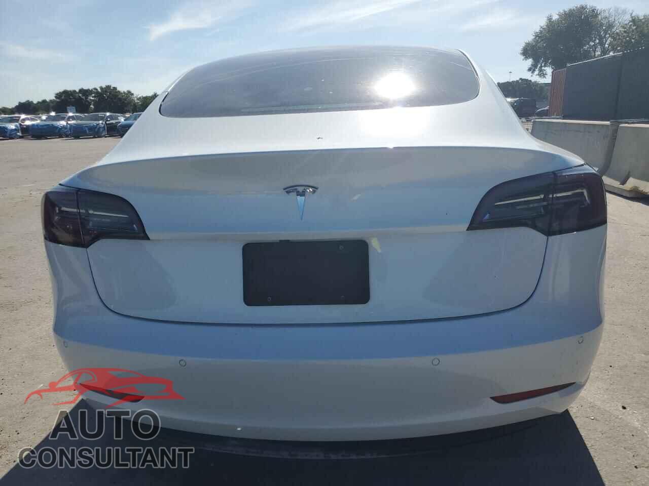 TESLA MODEL 3 2021 - 5YJ3E1EA7MF093452