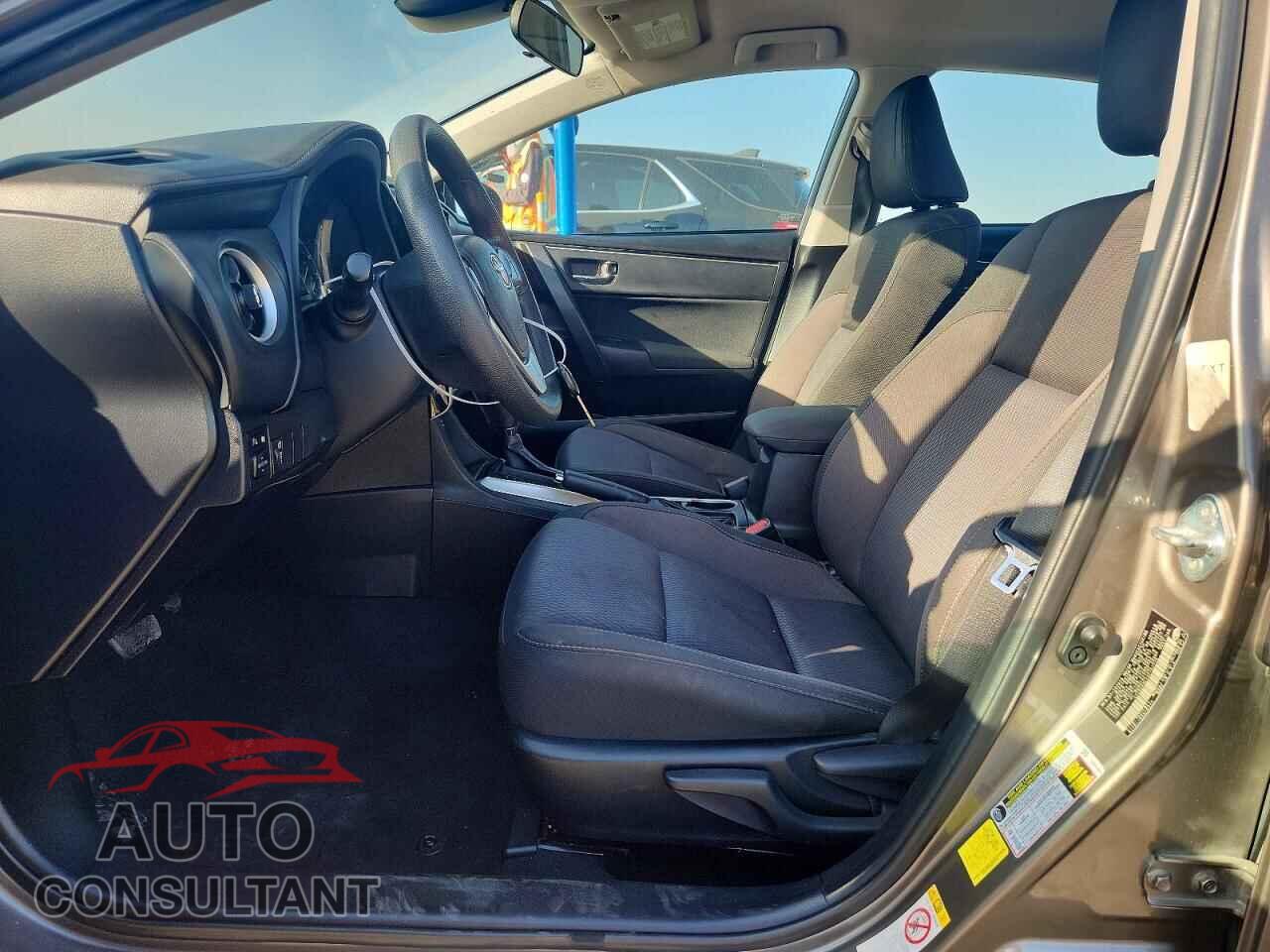 TOYOTA COROLLA 2017 - 5YFBURHE4HP702776