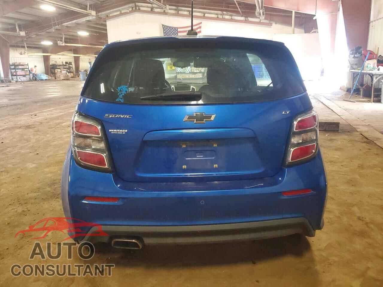 CHEVROLET SONIC 2018 - 1G1JD6SH2J4128385