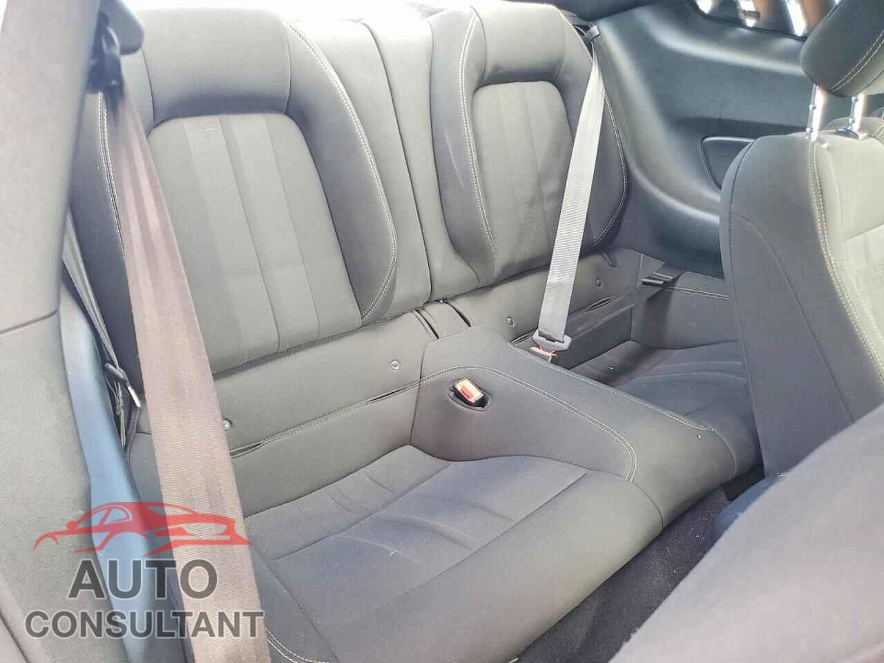 FORD MUSTANG 2019 - 1FA6P8TH2K5156820