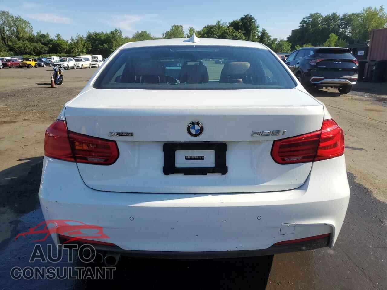 BMW 3 SERIES 2016 - WBA8E3G54GNU01083