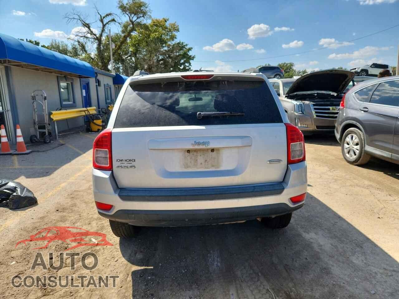 JEEP COMPASS 2011 - 1J4NF1FB5BD283388