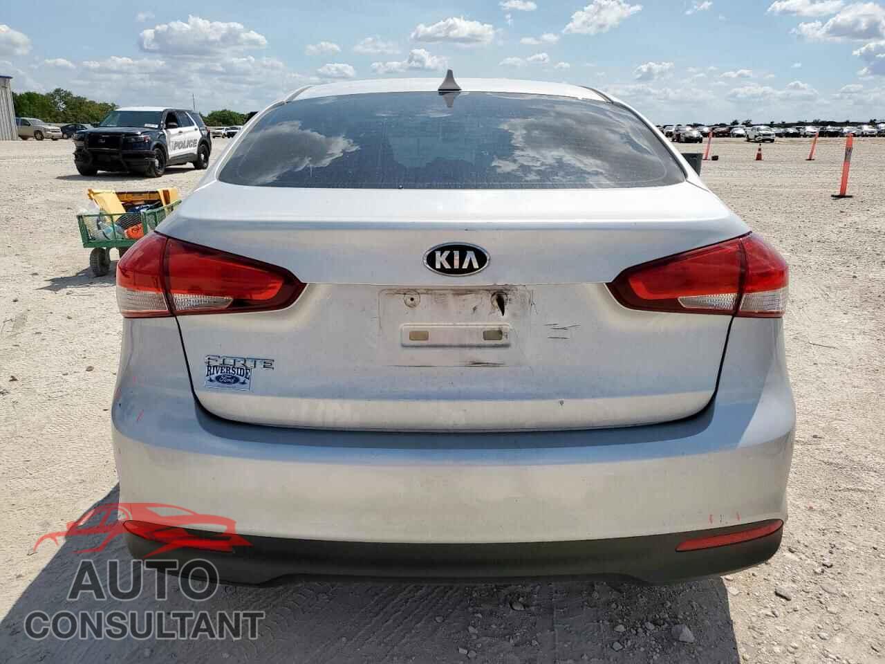 KIA FORTE 2017 - 3KPFK4A78HE012987