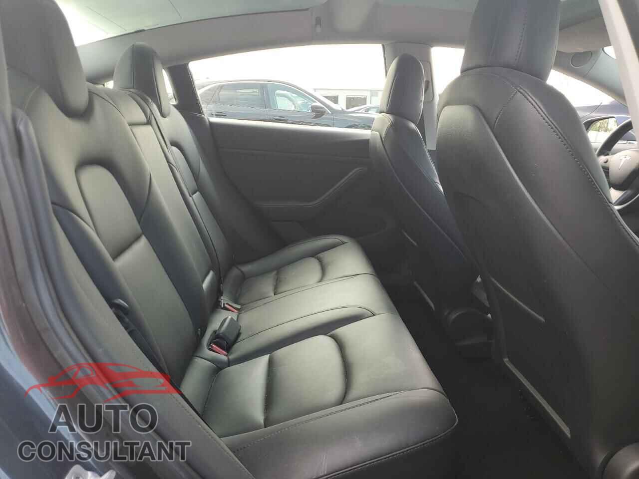 TESLA MODEL 3 2019 - 5YJ3E1EA9KF300775
