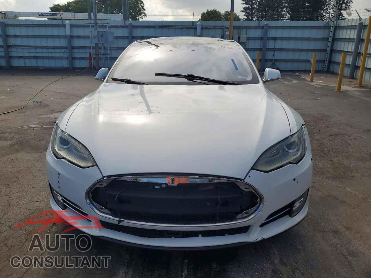 TESLA MODEL S 2015 - 5YJSA1S22FF096735