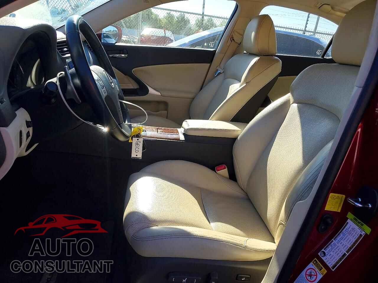 LEXUS IS 2012 - JTHCF5C27C5056528