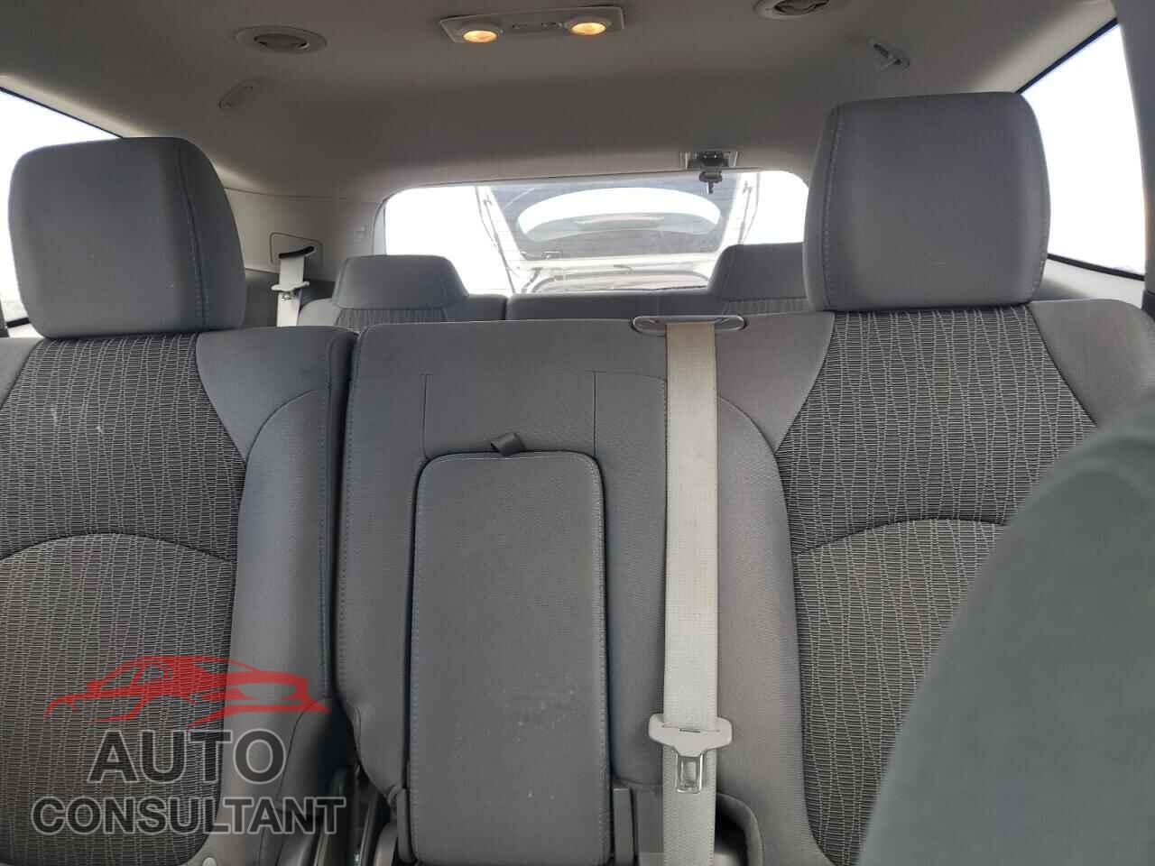 CHEVROLET TRAVERSE 2017 - 1GNKVFED7HJ305226