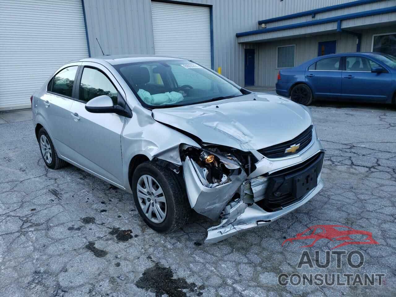 CHEVROLET SONIC 2019 - 1G1JB5SB9K4132138