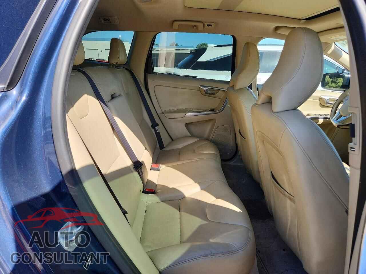 VOLVO XC60 2015 - YV440MDK6F2670232