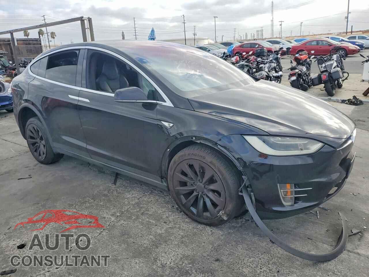 TESLA MODEL X 2016 - 5YJXCBE20GF008087
