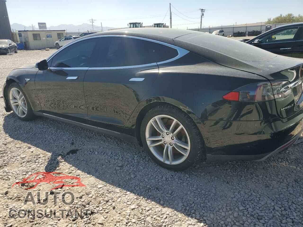 TESLA MODEL S 2013 - 5YJSA1DN6DFP15566